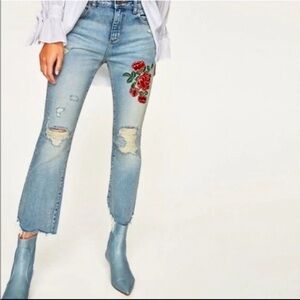 Zara Busted Knee Floral Embroided Cropped Distressed Jeans Size 10